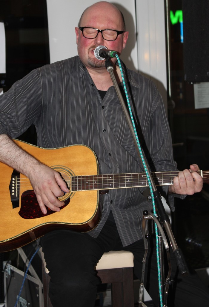 Jorg Schmitz live an der Gitarre